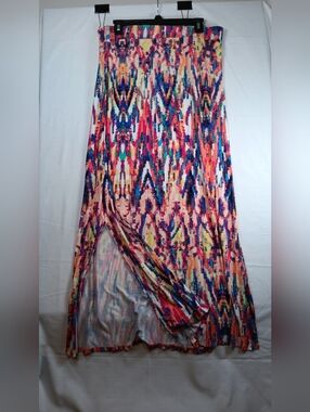 Multi-Color Abstract Print Maxi Skirt. Pull On Stretch.